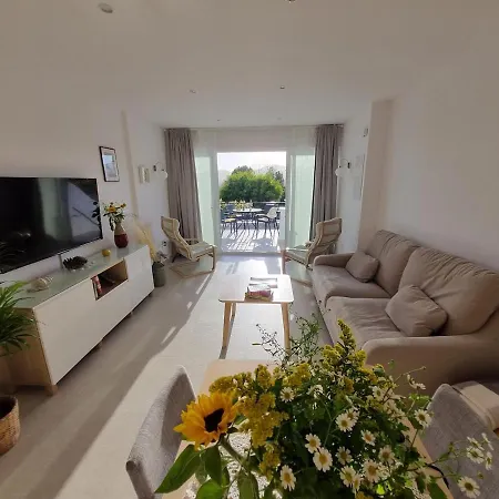 In شقة *